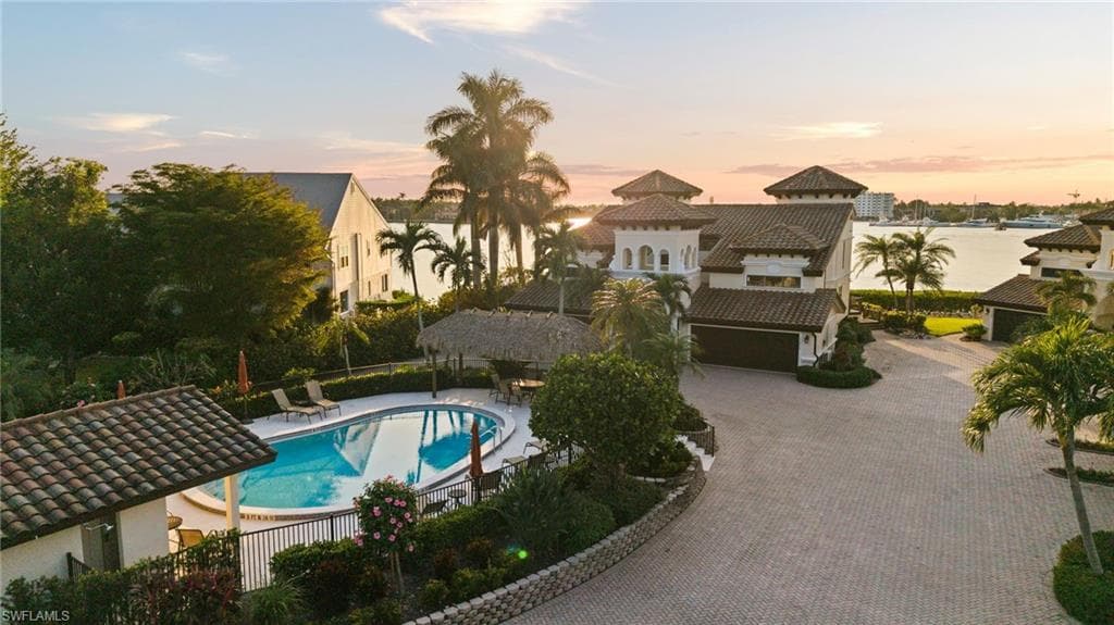 1301 Chesapeake AVE # 1B, NAPLES FL 34102-26