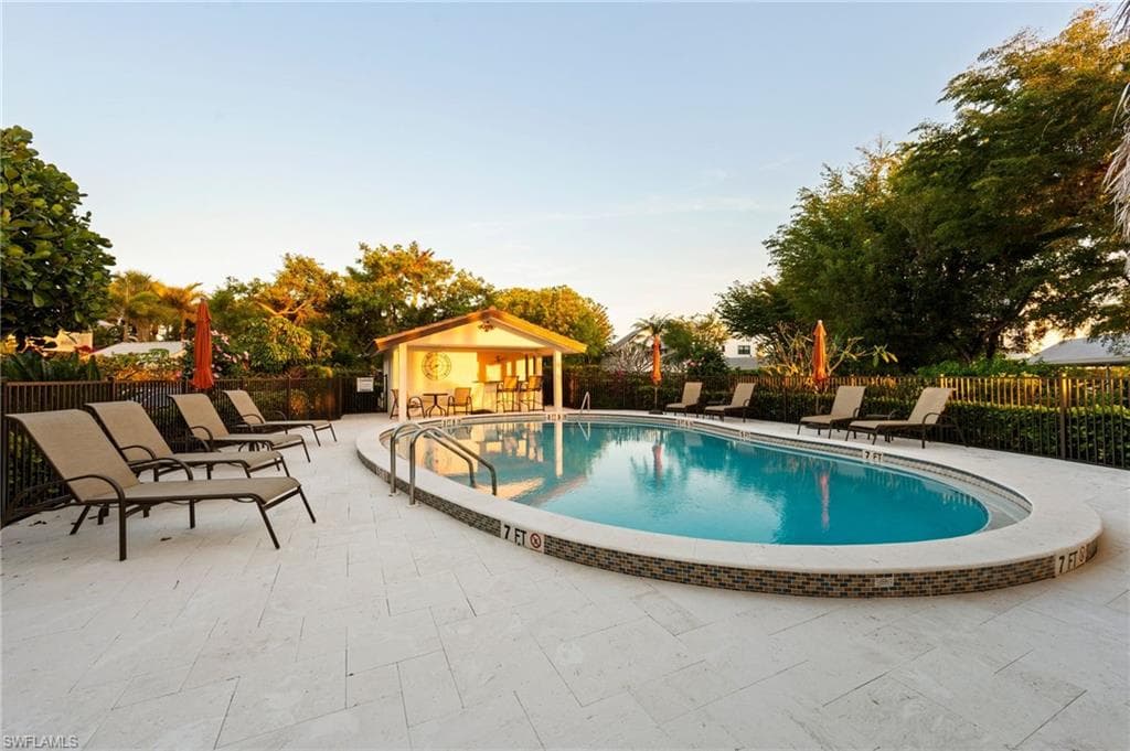 1301 Chesapeake AVE # 1B, NAPLES FL 34102-29