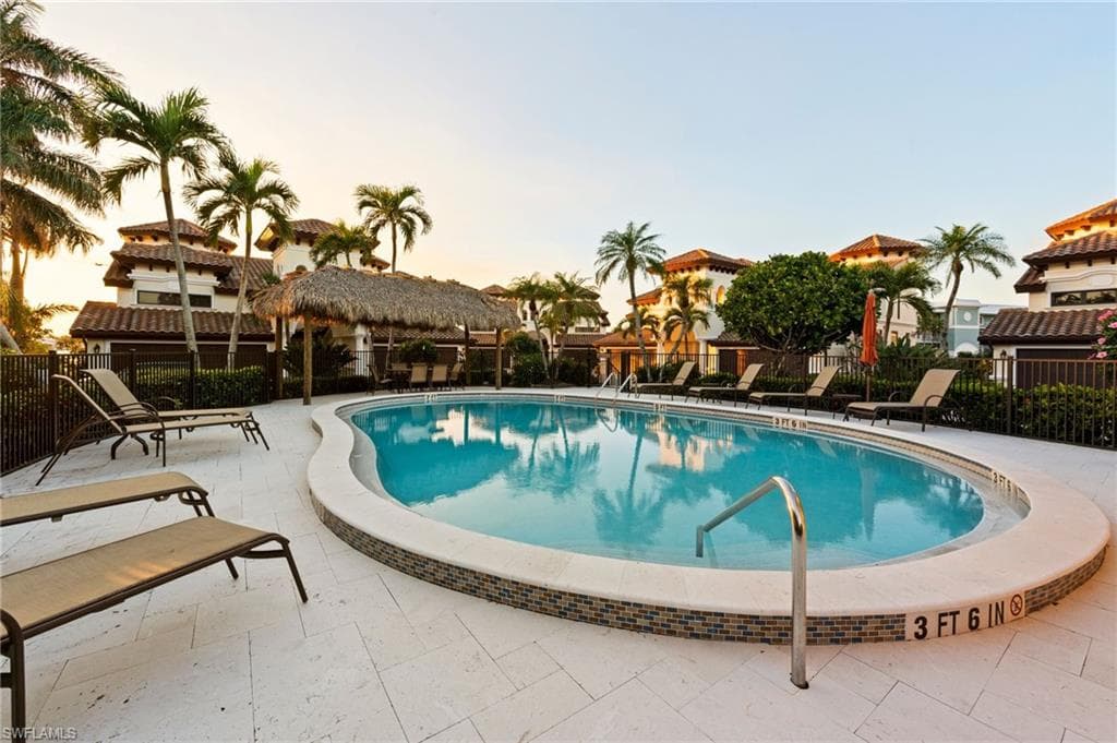 1301 Chesapeake AVE # 1B, NAPLES FL 34102-28