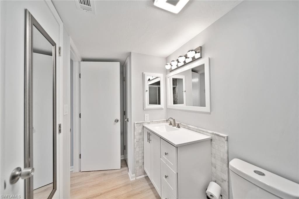 16881 Davis RD # 721, FORT MYERS FL 33908-12