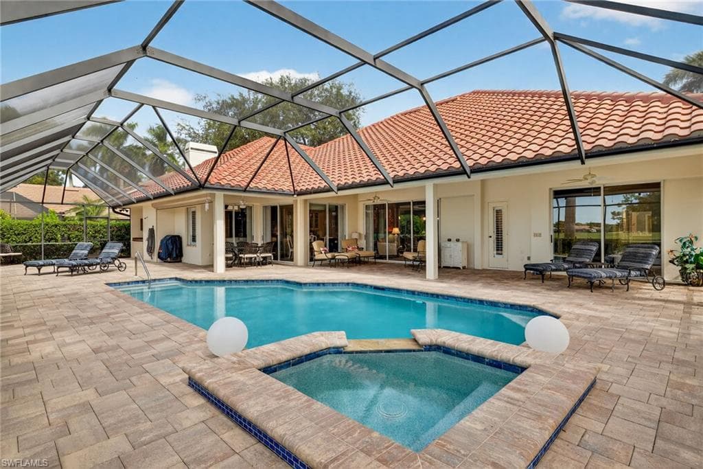6 Bramblewood PT, NAPLES FL 34105-31