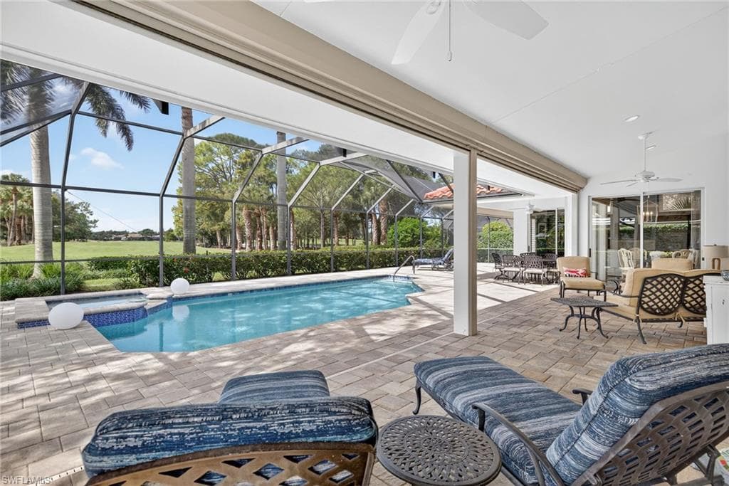 6 Bramblewood PT, NAPLES FL 34105-29