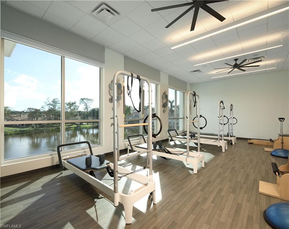 6 Bramblewood PT, NAPLES FL 34105-40