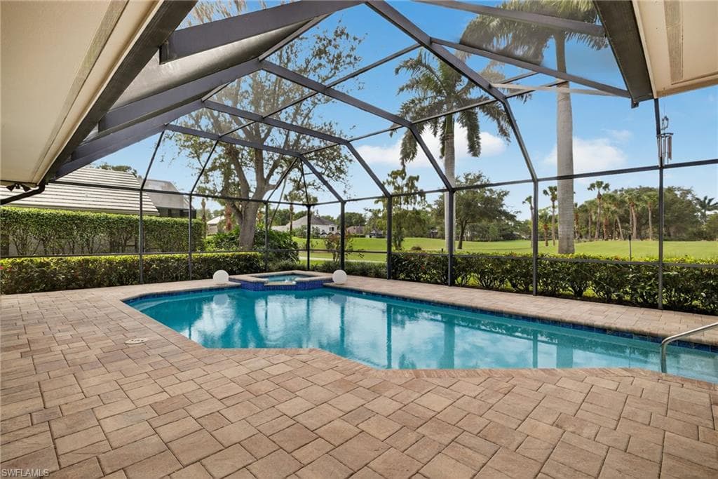 6 Bramblewood PT, NAPLES FL 34105-30