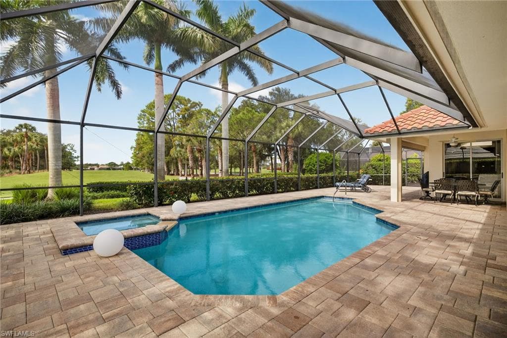 6 Bramblewood PT, NAPLES FL 34105-3