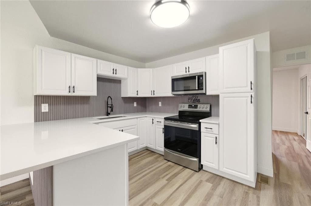 5317 Dixie DR, NAPLES FL 34113-12