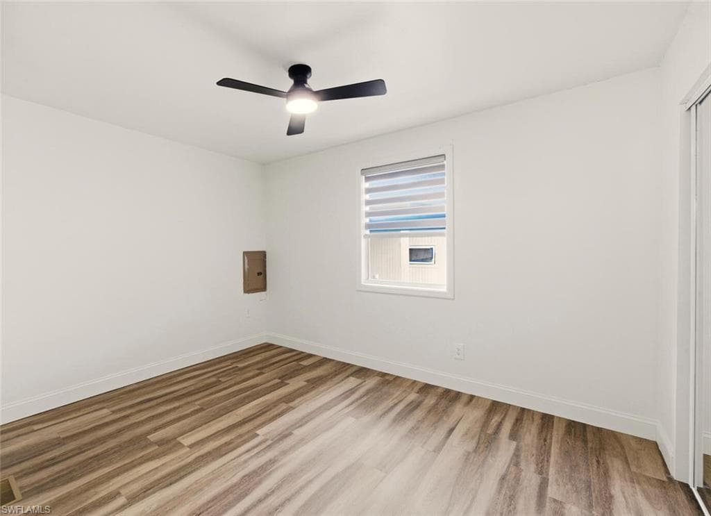 5317 Dixie DR, NAPLES FL 34113-15