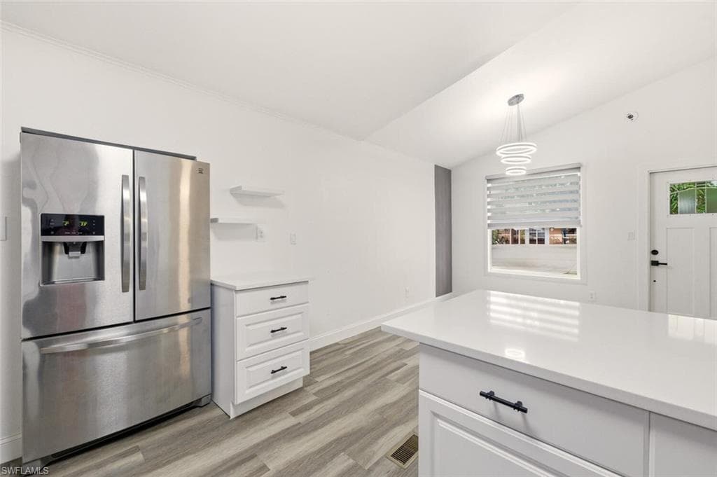5317 Dixie DR, NAPLES FL 34113-14