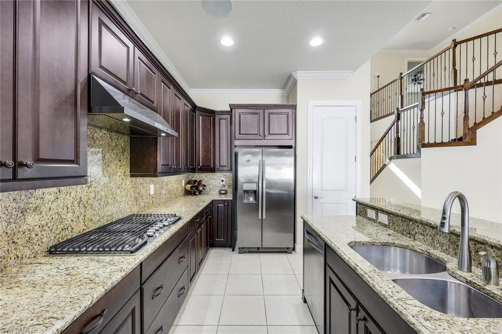 10101 FLORENCE CIR, NAPLES FL 34119-10