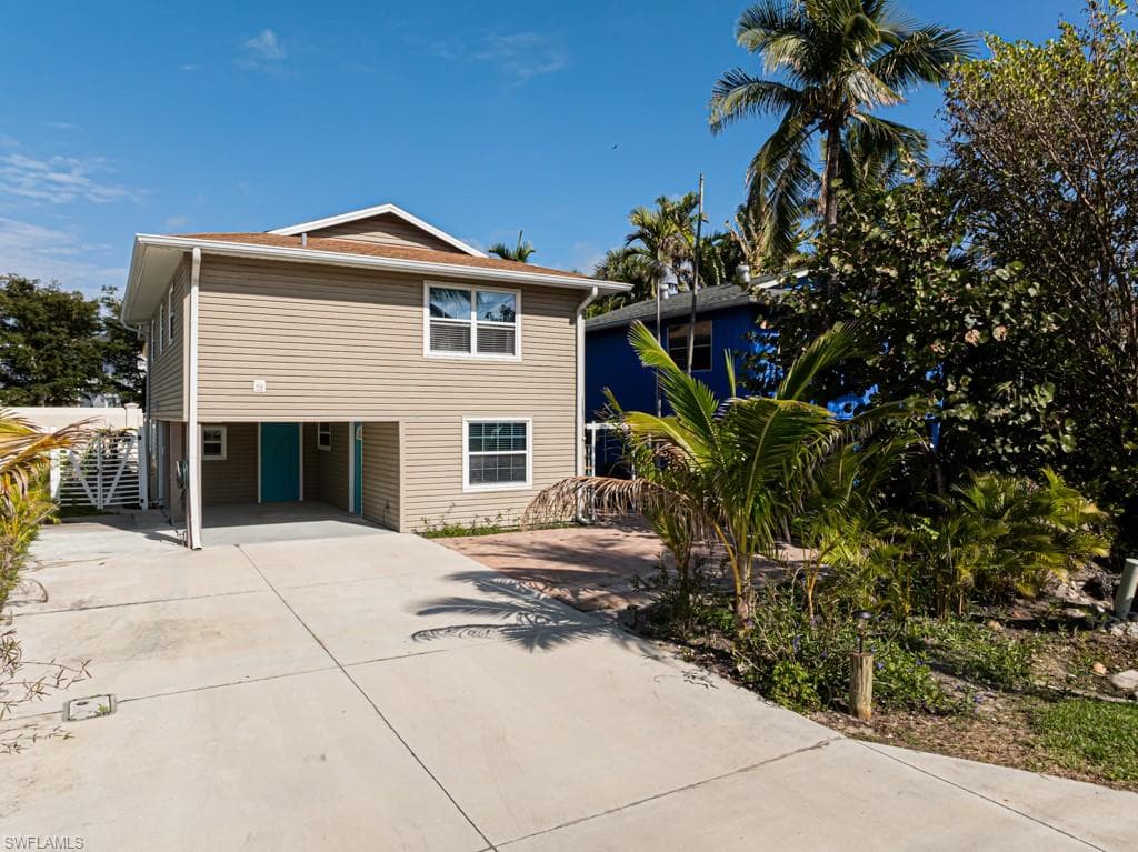 1881 Danford ST, NAPLES FL 34112-2