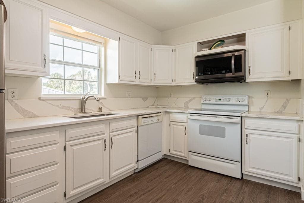 1881 Danford ST, NAPLES FL 34112-8