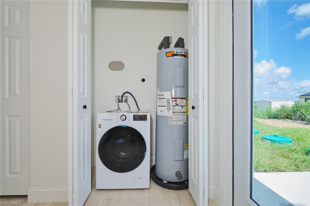 23031 Roundtree AVE, ALVA FL 33920-5