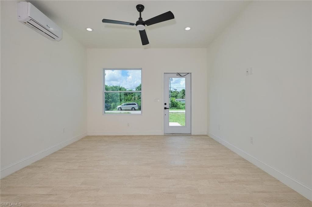 23031 Roundtree AVE, ALVA FL 33920-10