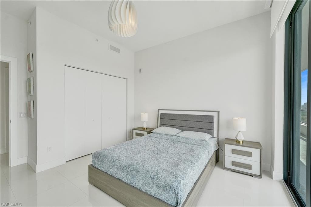 2960 NE 207 ST # 1205, AVENTURA FL 33180-37