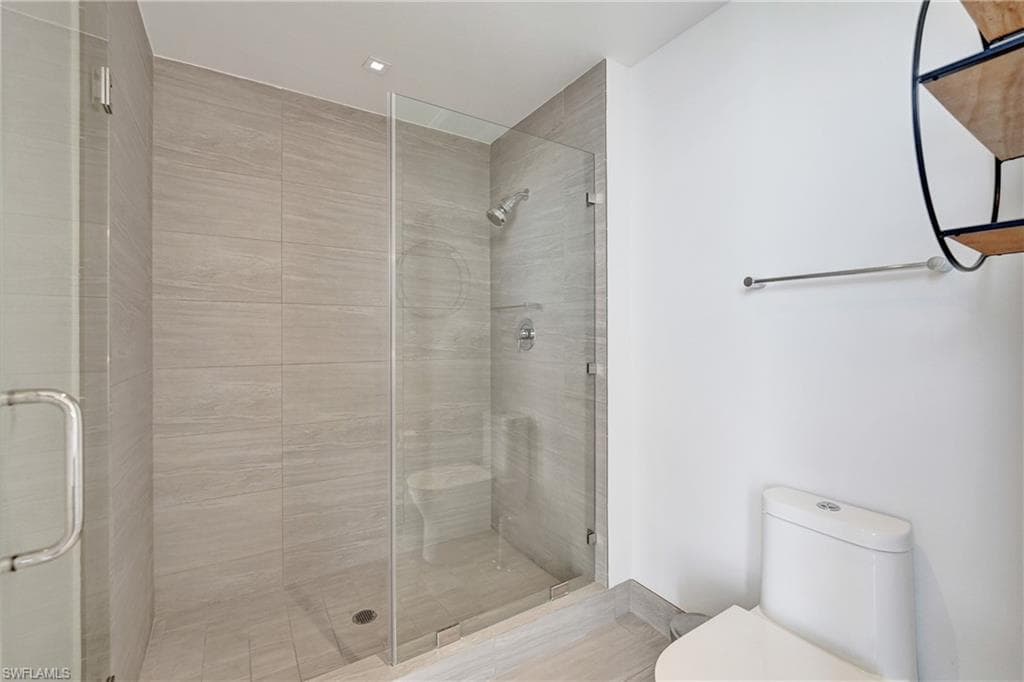 2960 NE 207 ST # 1205, AVENTURA FL 33180-32