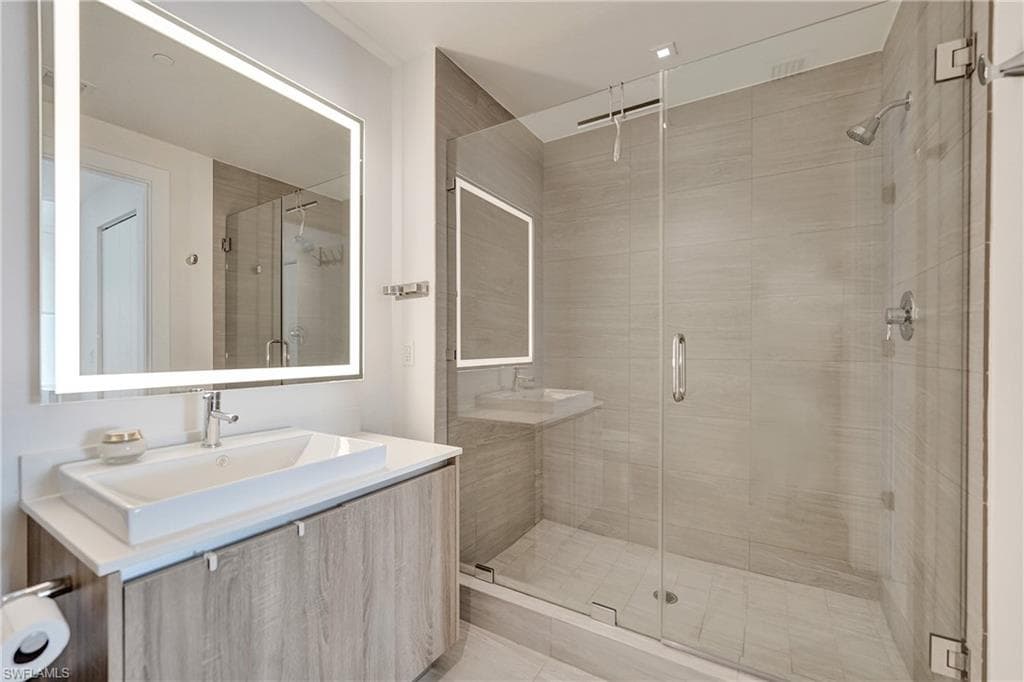 2960 NE 207 ST # 1205, AVENTURA FL 33180-44