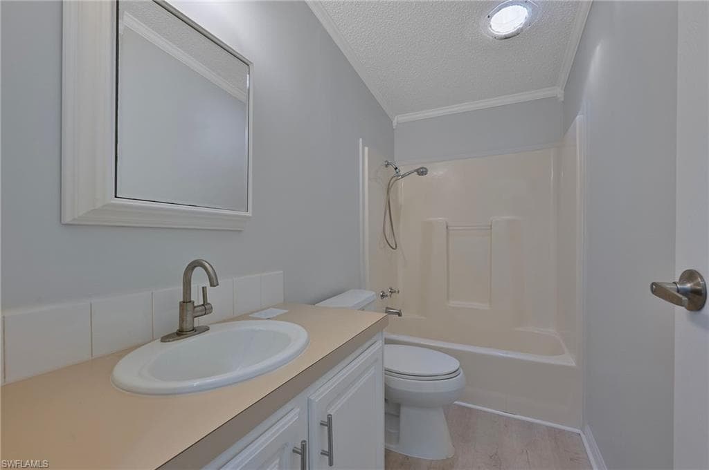 276 Grosbeak LN # 276, NAPLES FL 34114-10