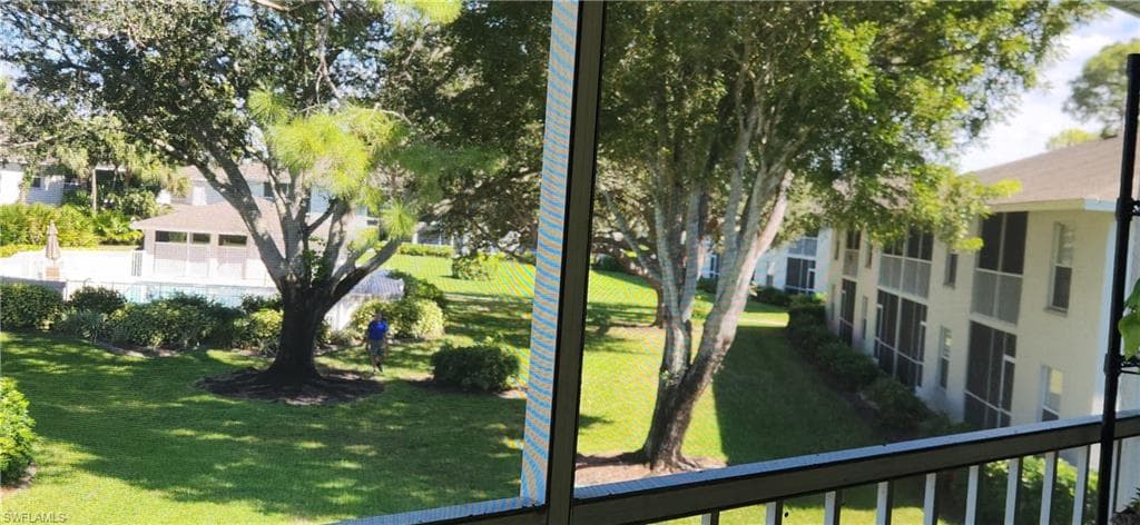 1330 Derbyshire CT # E203, NAPLES FL 34116-15