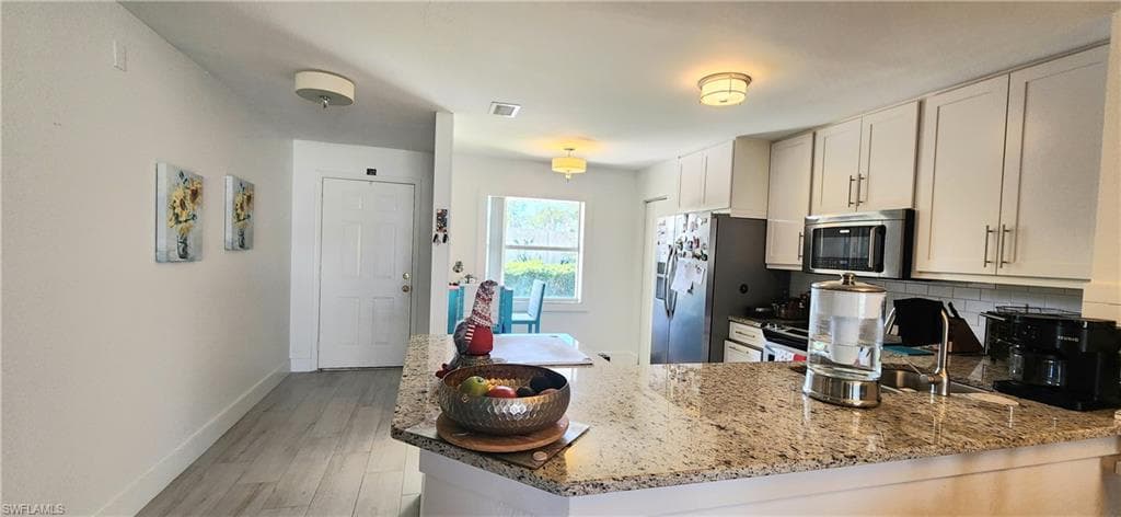 1330 Derbyshire CT # E203, NAPLES FL 34116-4