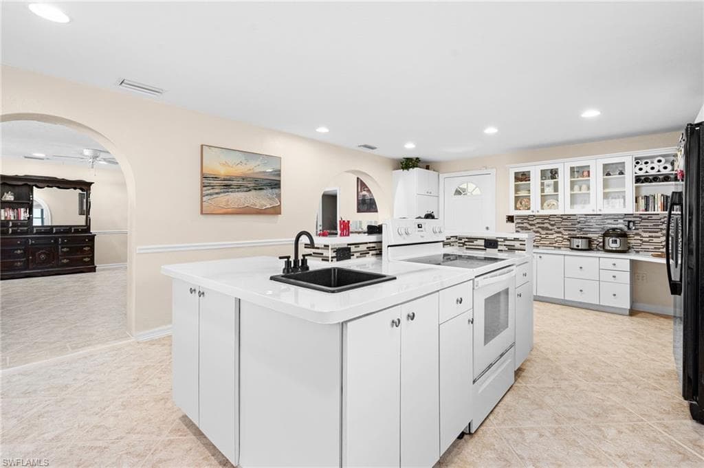 3042 Mango ST, FORT MYERS FL 33916-12