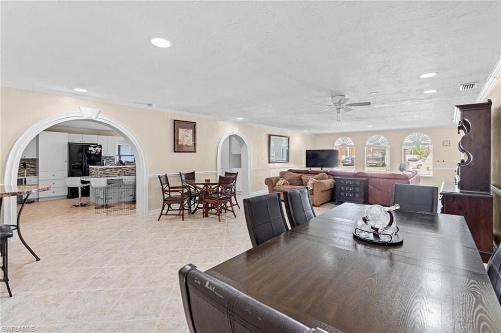 3042 Mango ST, FORT MYERS FL 33916-8