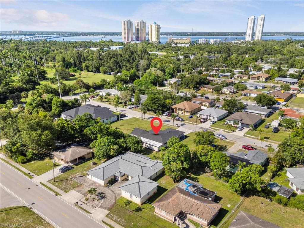 3042 Mango ST, FORT MYERS FL 33916-3