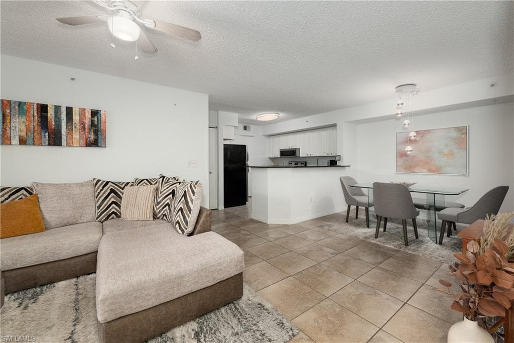 8290 Ibis Club LN # 902, NAPLES FL 34104-5