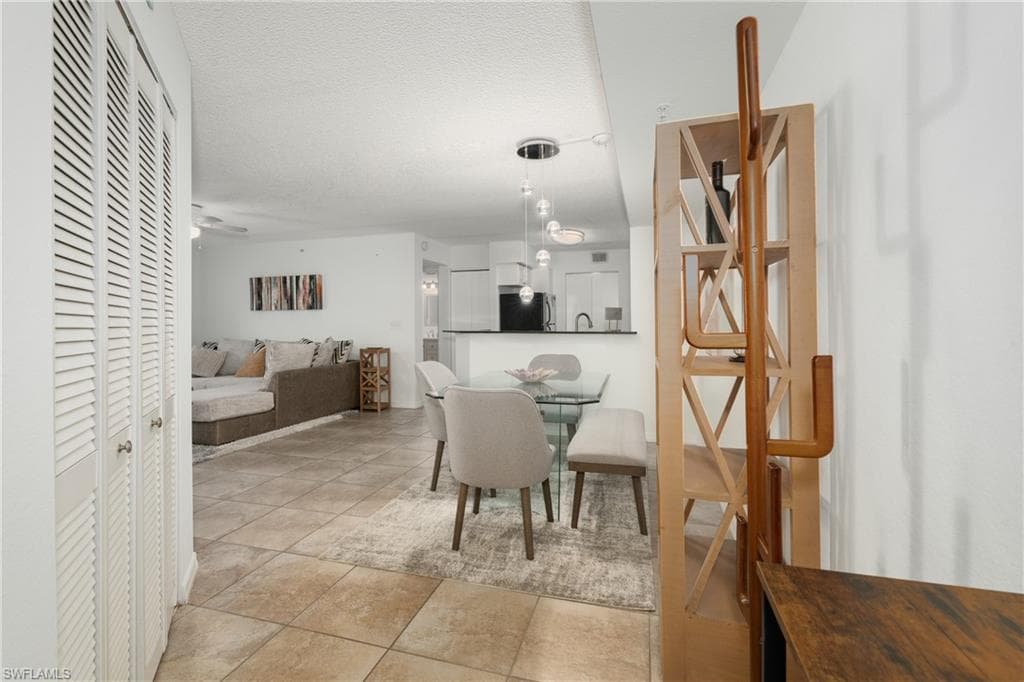 8290 Ibis Club LN # 902, NAPLES FL 34104-11