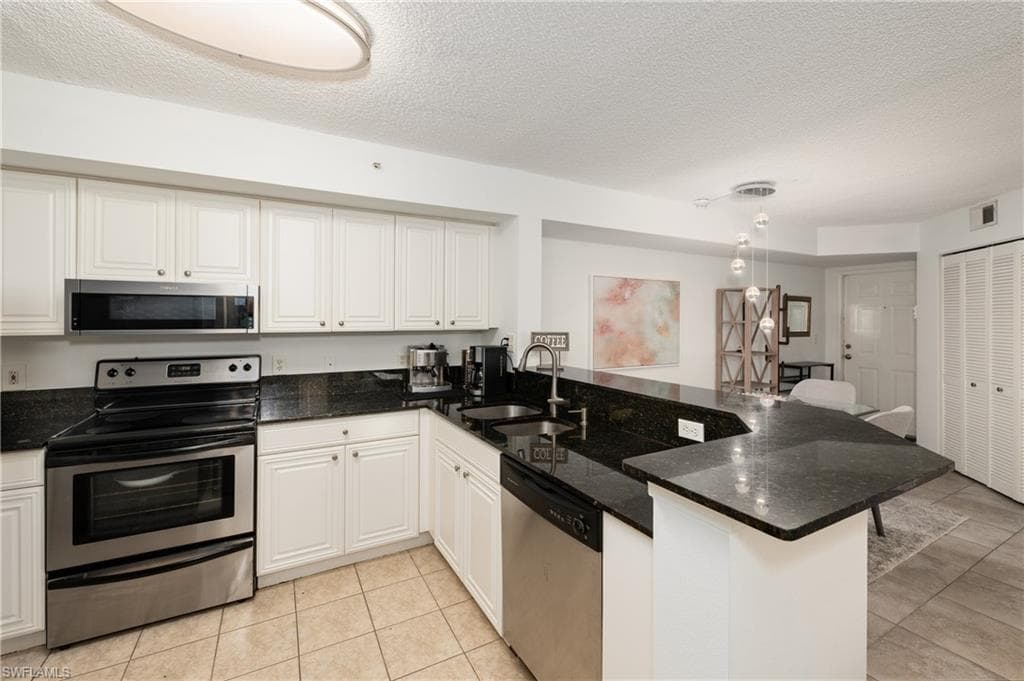 8290 Ibis Club LN # 902, NAPLES FL 34104-6