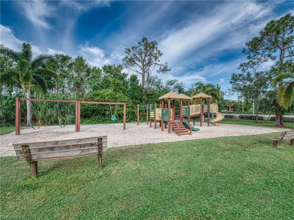 8290 Ibis Club LN # 902, NAPLES FL 34104-35