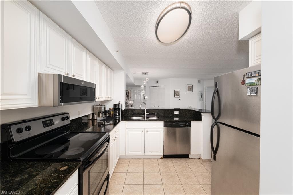 8290 Ibis Club LN # 902, NAPLES FL 34104-8