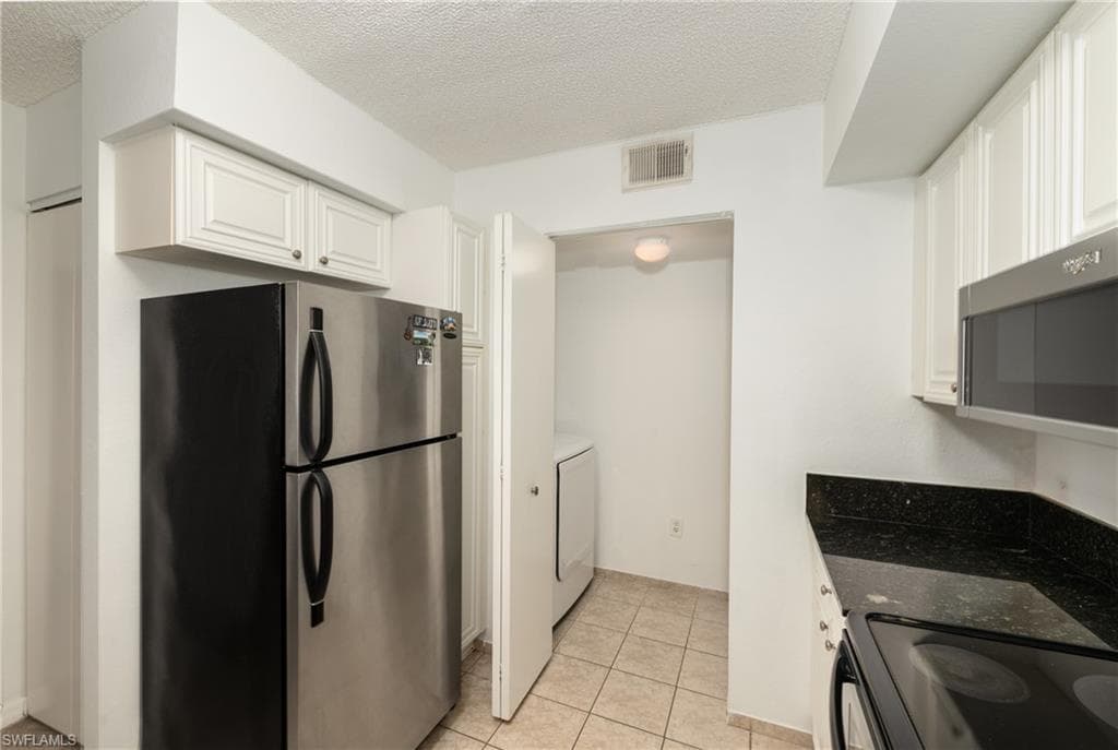 8290 Ibis Club LN # 902, NAPLES FL 34104-10