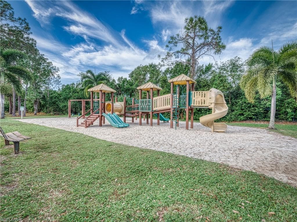 8290 Ibis Club LN # 902, NAPLES FL 34104-34