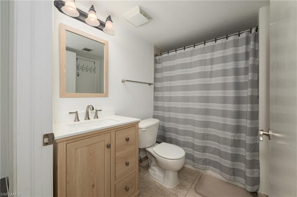 8290 Ibis Club LN # 902, NAPLES FL 34104-20