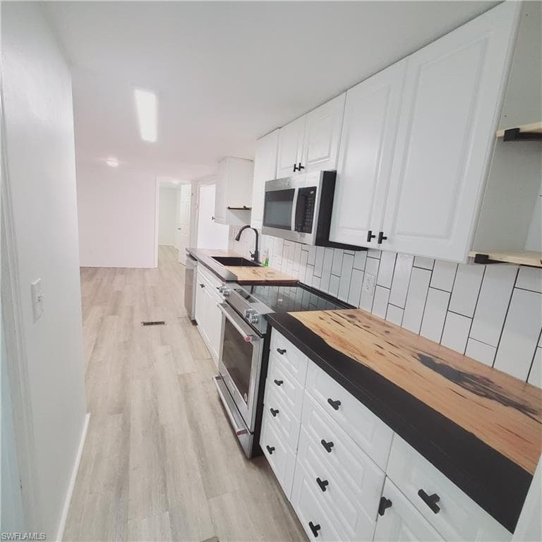 26222 Earl RD, BONITA SPRINGS FL 34135-3