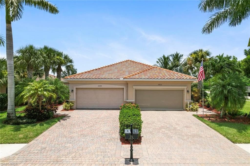 14598 Grapevine DR, NAPLES FL 34114-25