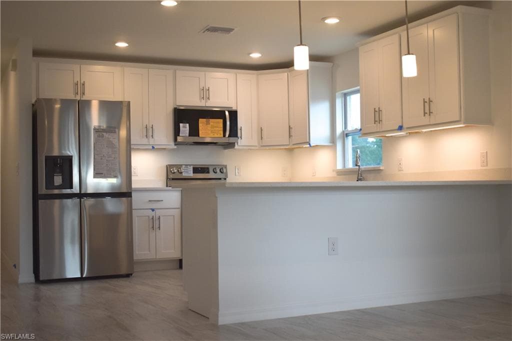 3880 Lora ST, FORT MYERS FL 33916-1