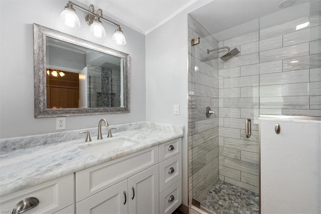 102 Elise DR-16