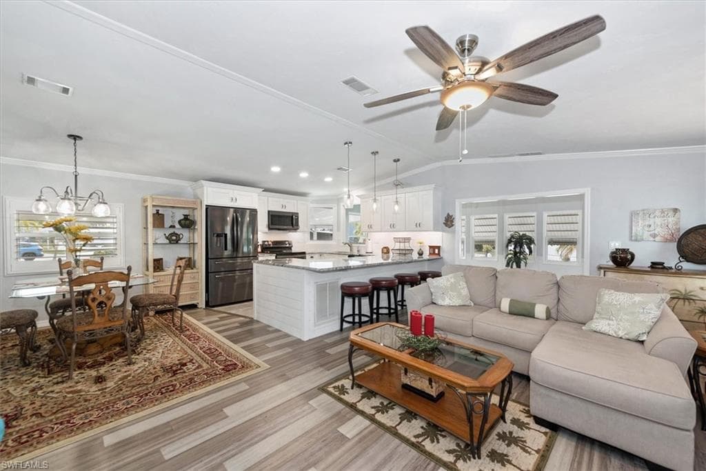 102 Elise DR-6