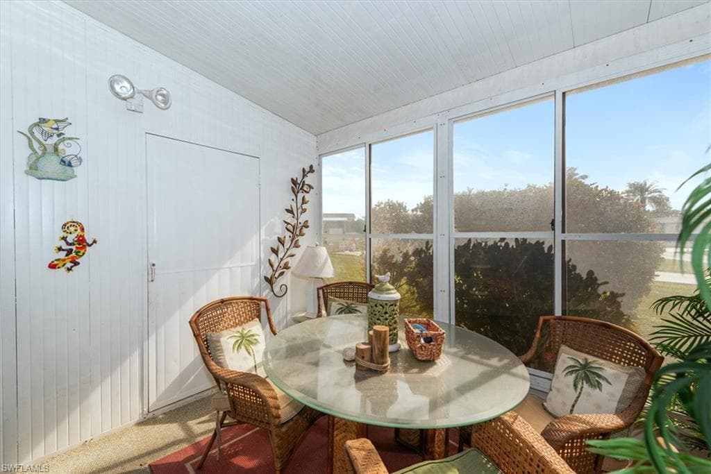102 Elise DR-19
