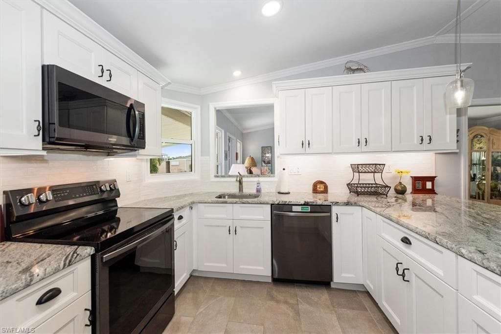 102 Elise DR-9