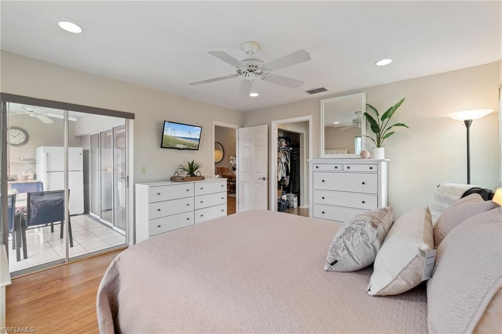 834 Gulf Pavilion DR # 201, NAPLES FL 34108-18