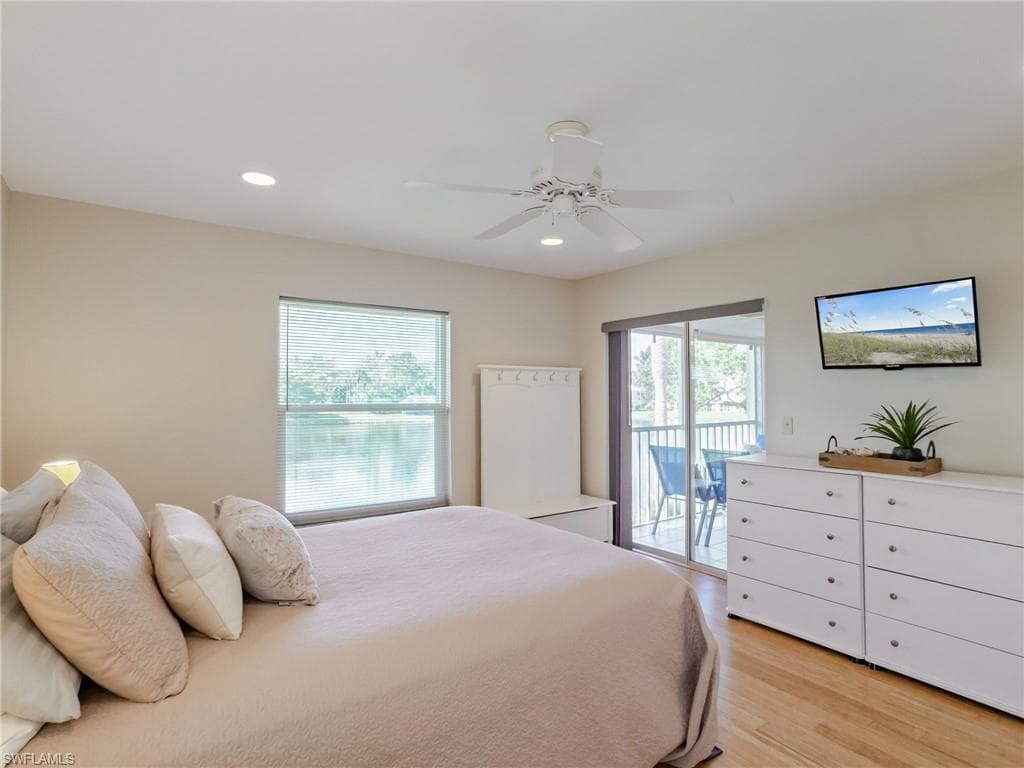 834 Gulf Pavilion DR # 201, NAPLES FL 34108-20