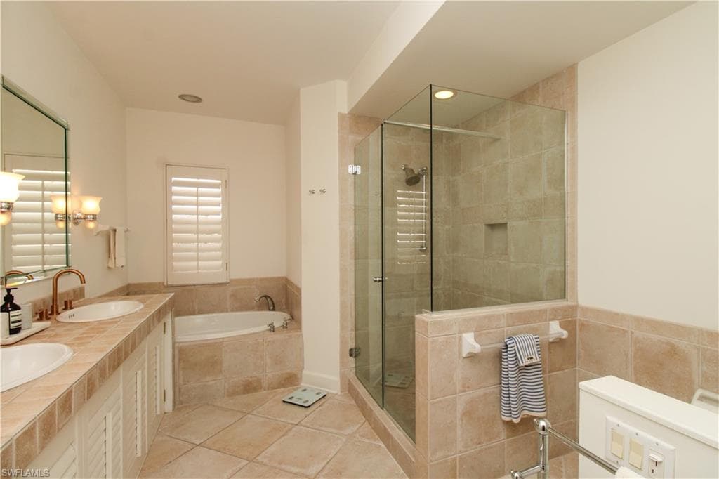 26956 Montego Pointe CT # 201, BONITA SPRINGS FL 34134-31