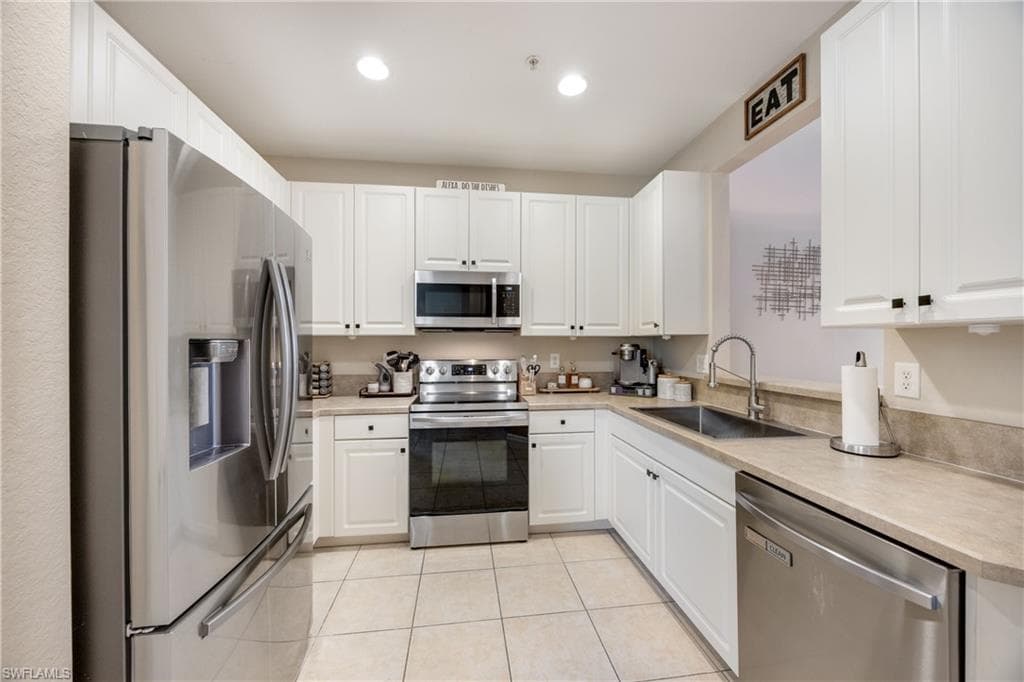 1320 Mariposa CIR 104-1