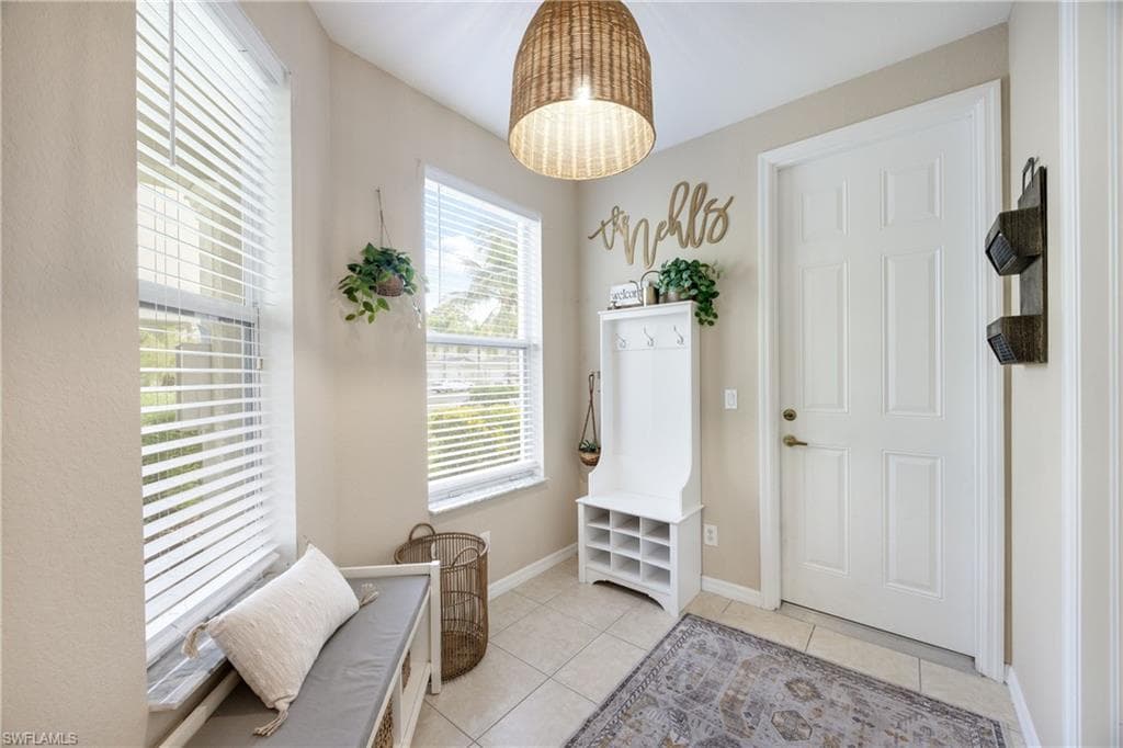 1320 Mariposa CIR 104-16