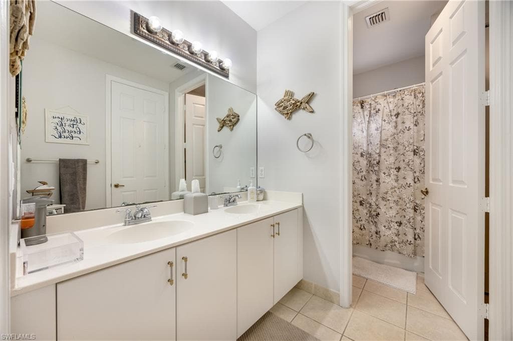 1320 Mariposa CIR 104-25