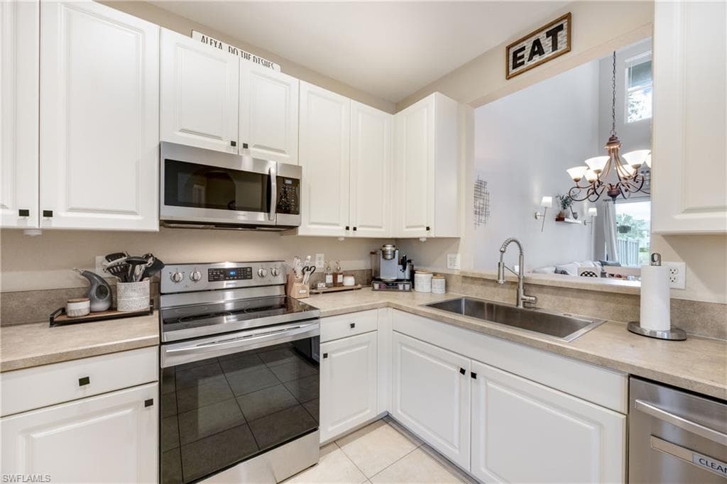 1320 Mariposa CIR 104-2