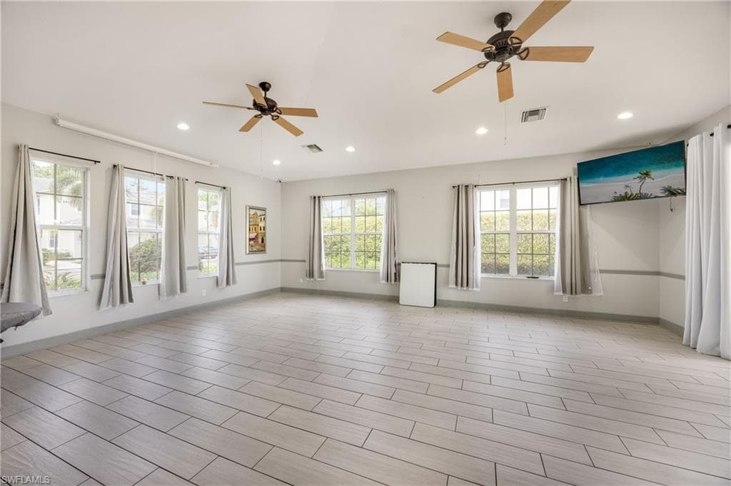 1320 Mariposa CIR 104-31