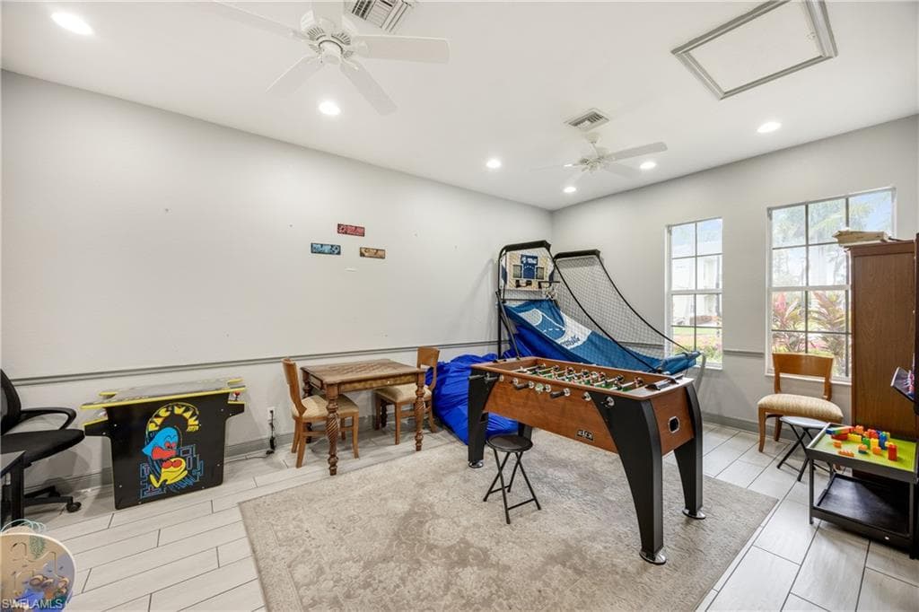 1320 Mariposa CIR 104-33